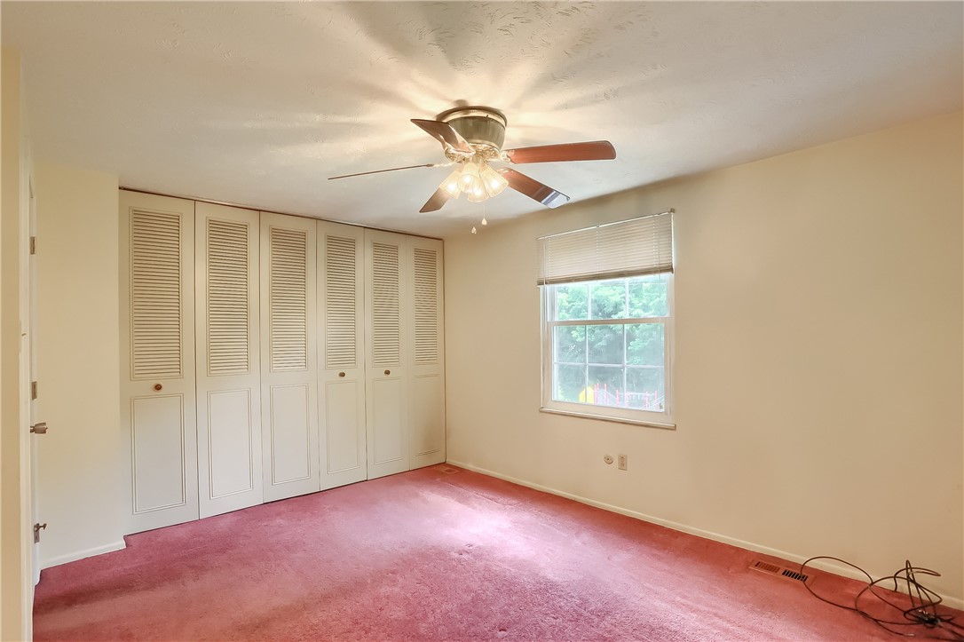 Photo 19 of 27 of 304 Hickory Cir townhome