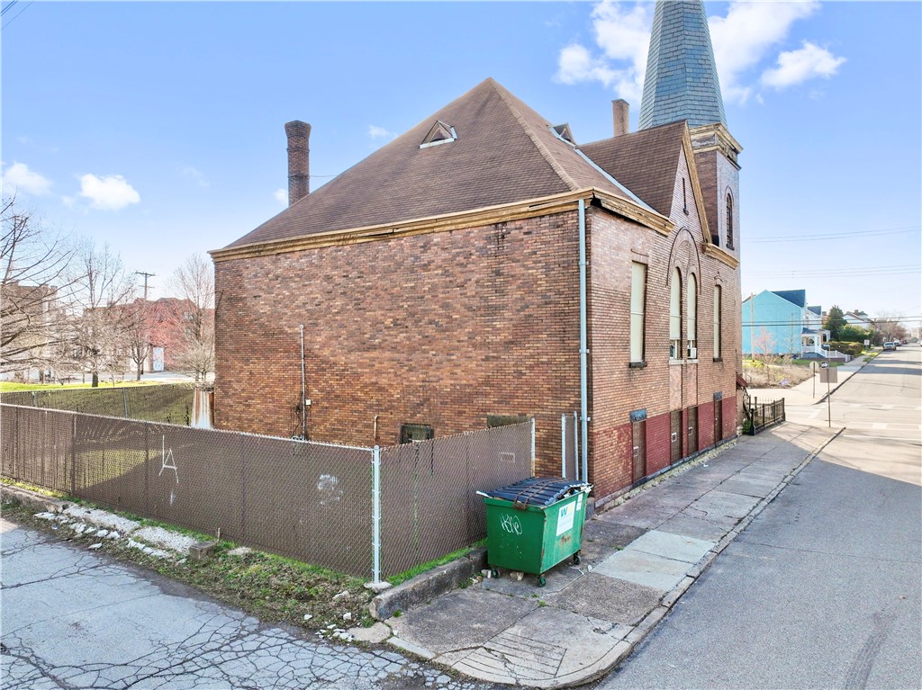 301 Larimer Ave