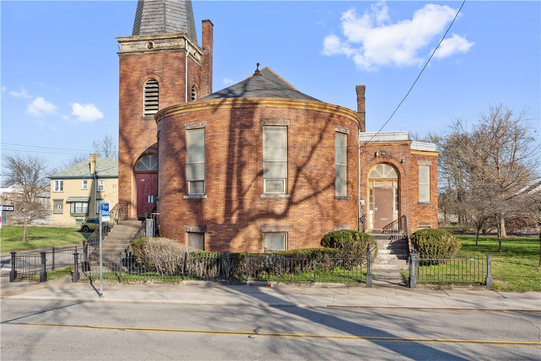 301 Larimer Ave