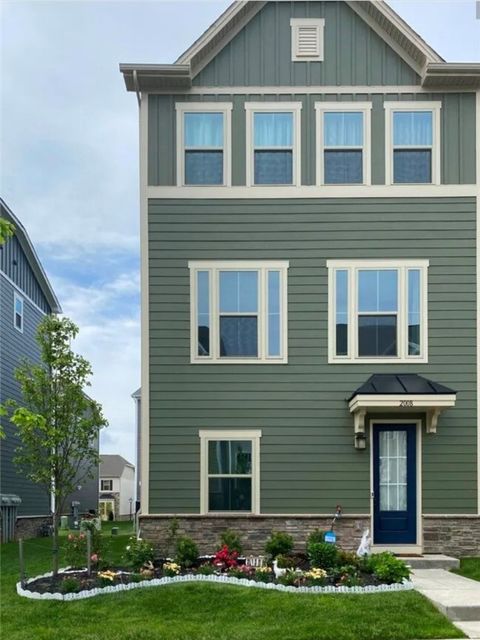 Photo of 2008 Hemlock Ln, Mars, PA 16046 (MLS # 1732452)