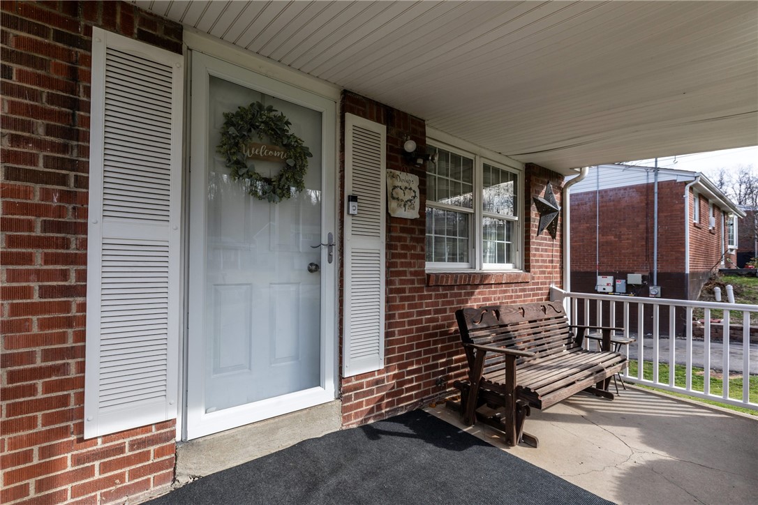 205 Chestershire Dr Dr, Oakdale, Pennsylvania image 5