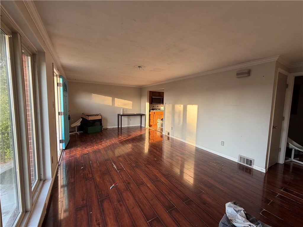 402 Elias Dr