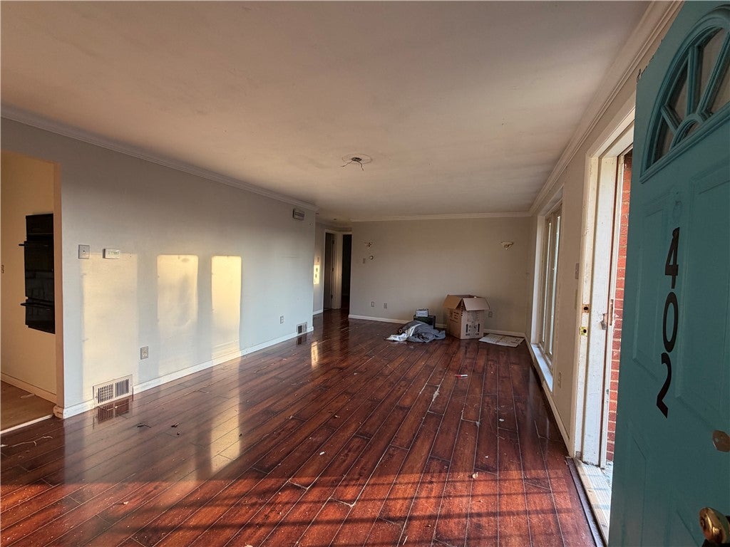 402 Elias Dr