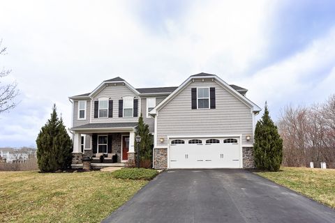 822 Balmoral Ct Moon/Crescent Twp PA 15108