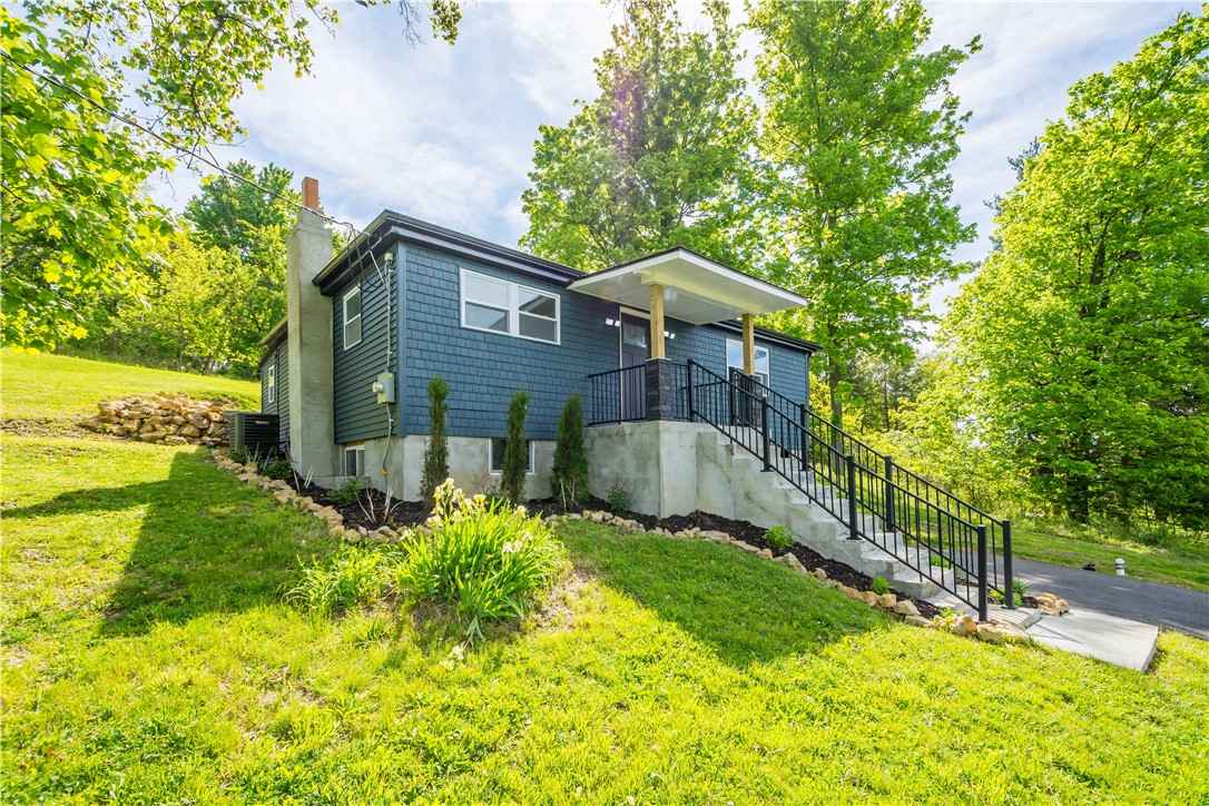 933 Boyce Rd