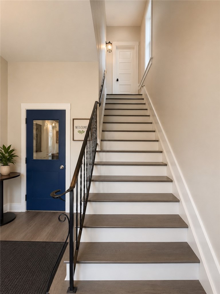 127 N Main St