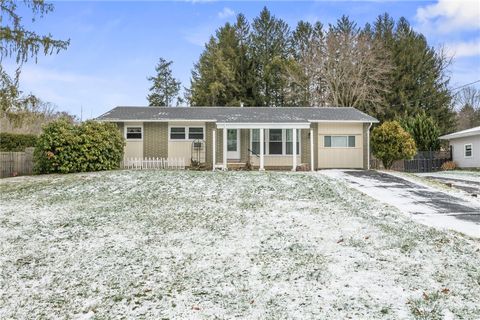 Photo of 7 Hemlock Dr, Greenville, PA 16125 (MLS # 1735103)