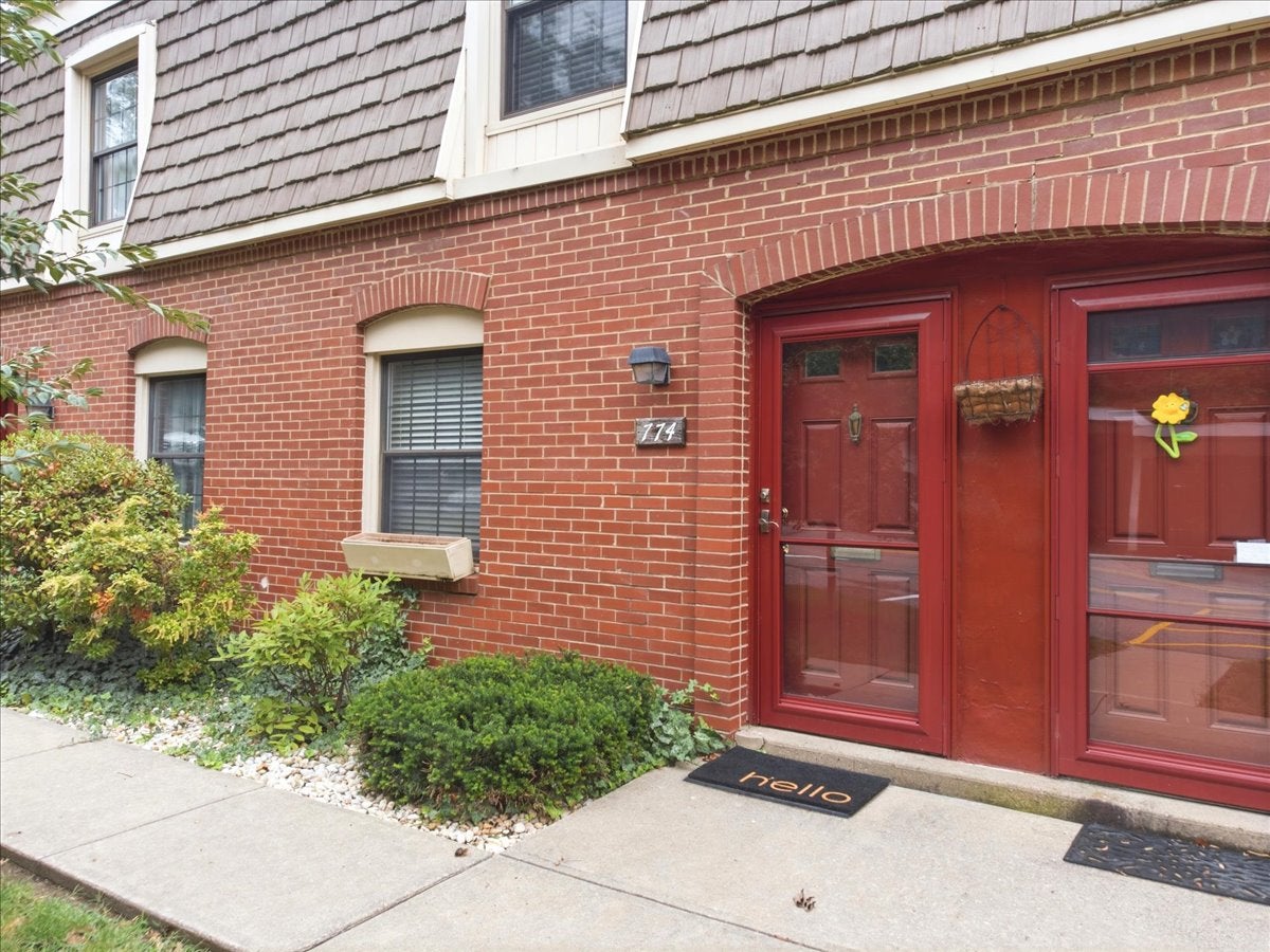 774 Carriage Circle
