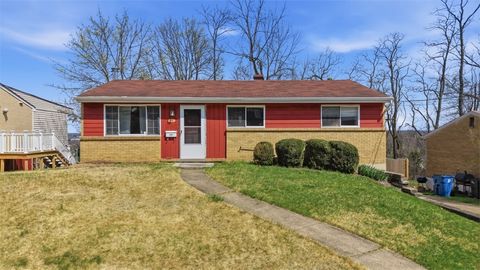 Photo of 106 Westminster Dr, Verona, PA 15147 (MLS # 1747423)