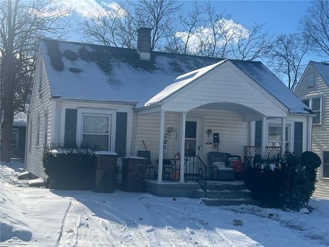 Photo of 482 Meek St, Sharon, PA 16146 (MLS # 1737892)