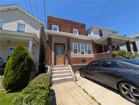 Photo of 509 Locust St, Turtle Creek, PA 15145 (MLS # 1758624)