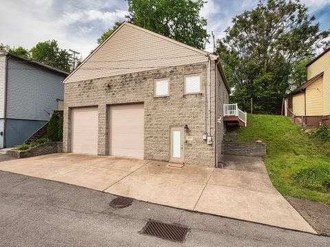 Photo of 1469 Collier Ave, Carnegie, PA 15106 (MLS # 1747189)