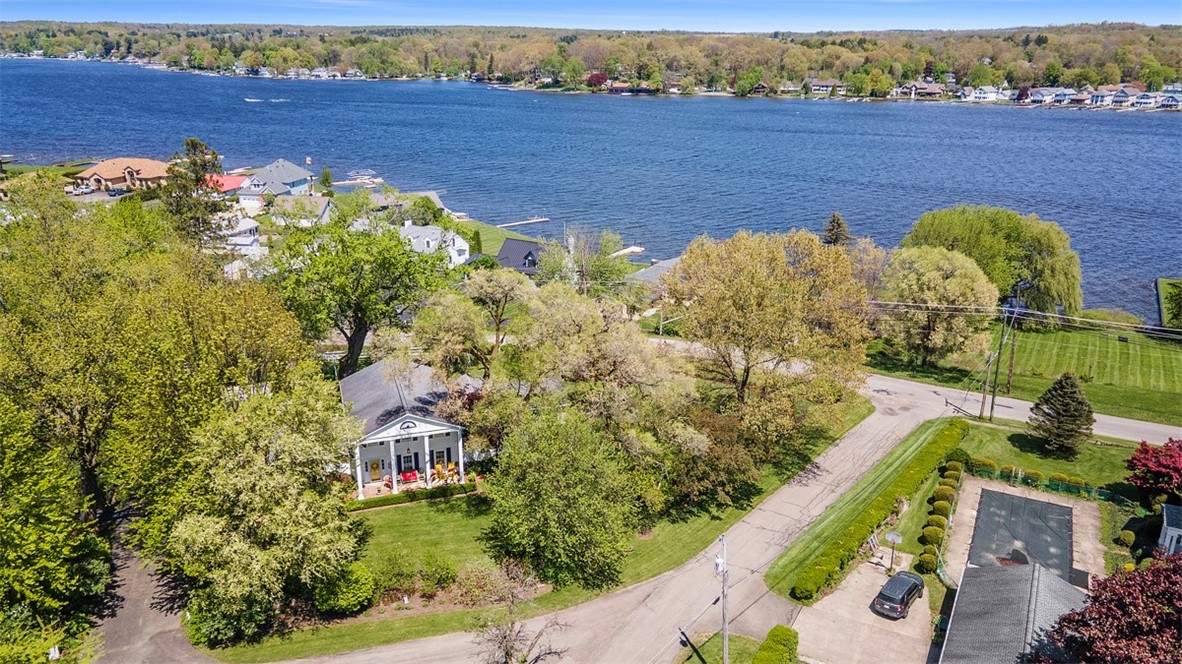 210 Lake Park Way