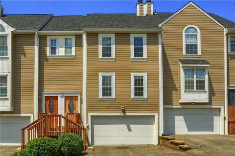 2748 Hunters Point Dr Franklin Park PA 15090