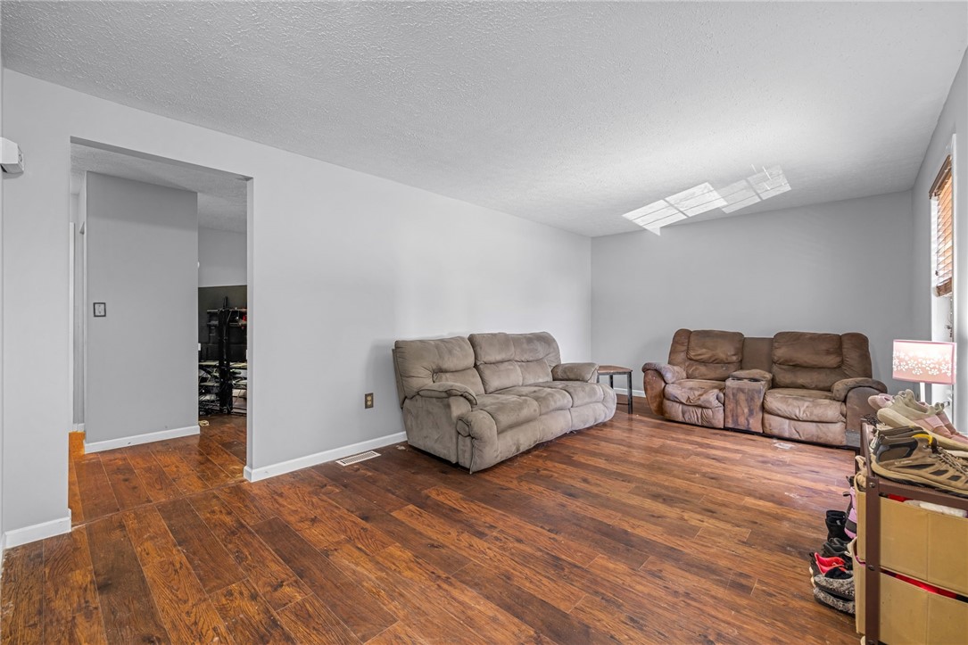515 Cresthaven Dr