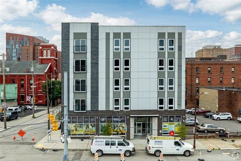 Photo of 1450 Fifth Ave #305, Pittsburgh, PA 15219 (MLS # 1735267)