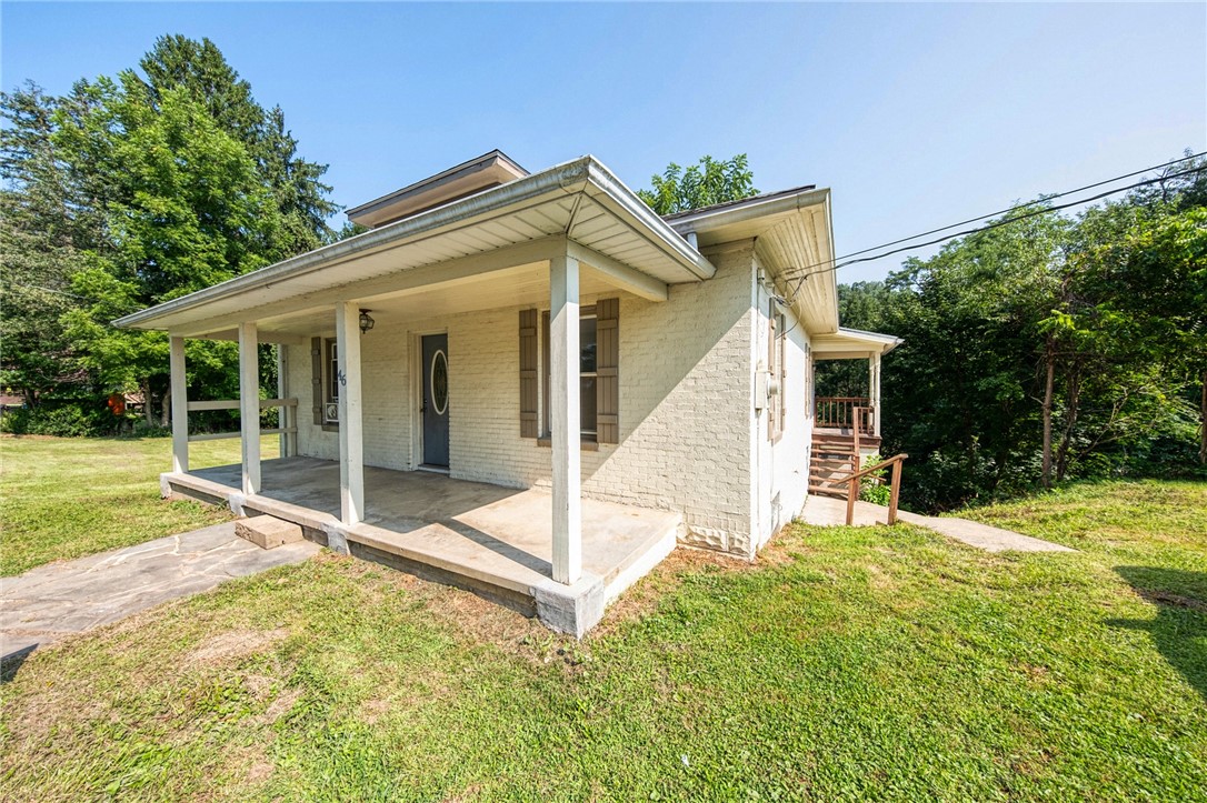 Ellport Borough, Pennsylvania 16117, United States, 2 Bedrooms Bedrooms, ,1 BathroomBathrooms,Residential,Pending,48117