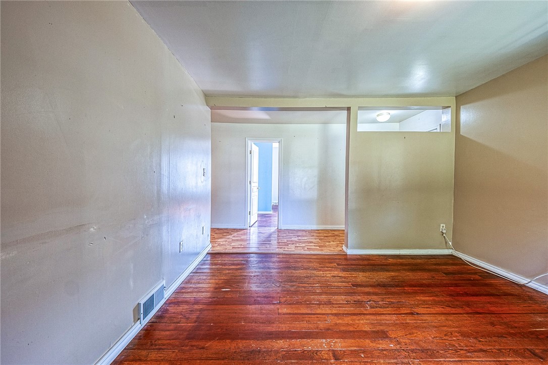 Ellport Borough, Pennsylvania 16117, United States, 2 Bedrooms Bedrooms, ,1 BathroomBathrooms,Residential,Pending,48117