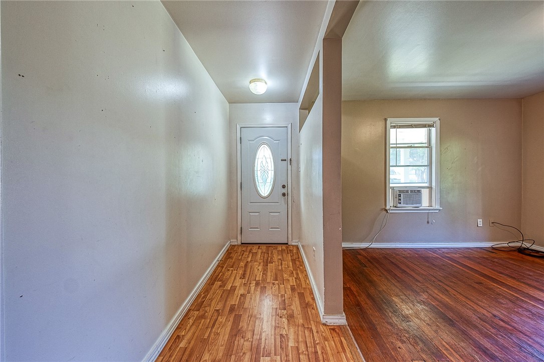 Ellport Borough, Pennsylvania 16117, United States, 2 Bedrooms Bedrooms, ,1 BathroomBathrooms,Residential,Pending,48117