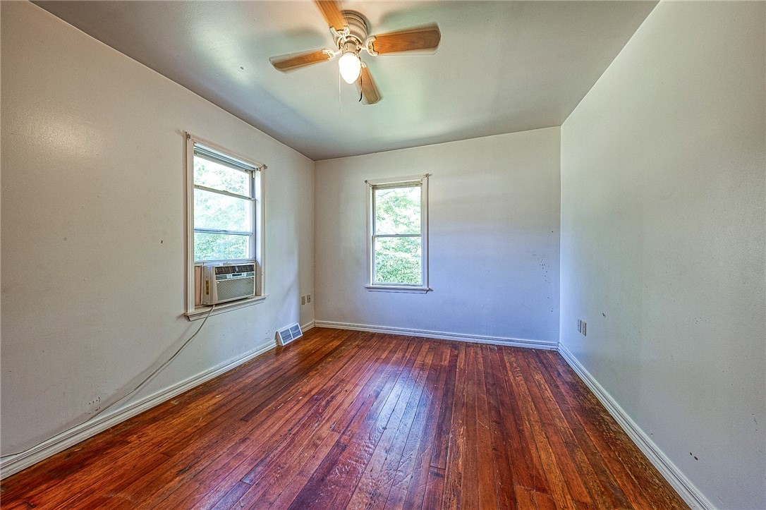 Ellport Borough, Pennsylvania 16117, United States, 2 Bedrooms Bedrooms, ,1 BathroomBathrooms,Residential,Pending,48117