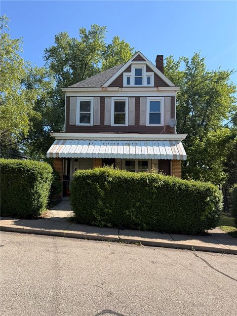 Photo of 519 Margaret St, Pittsburgh, PA 15210 (MLS # 1752651)