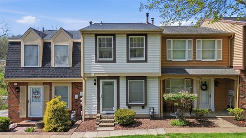 Photo of 157 Shadowlawn Dr, Pittsburgh, PA 15236 (MLS # 1751233)