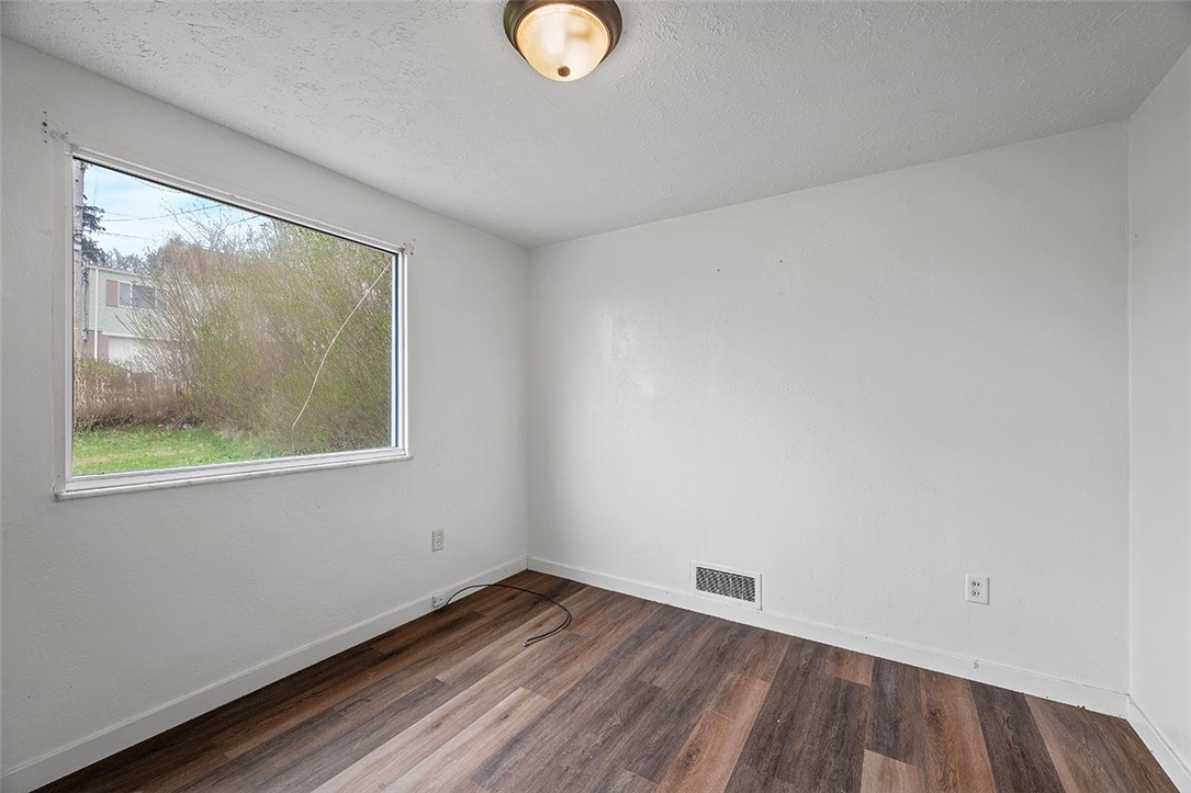 416 Oak St St, West Mifflin, Pennsylvania image 9