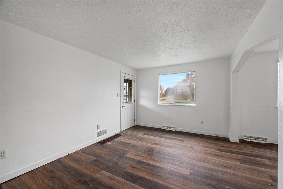 416 Oak St St, West Mifflin, Pennsylvania image 6