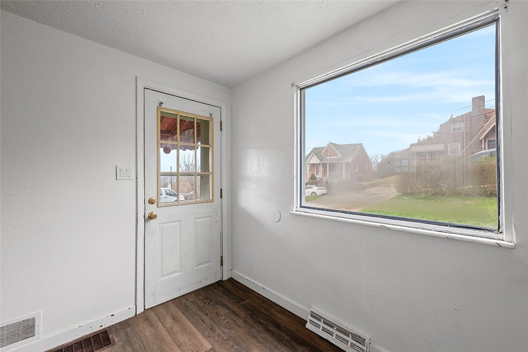 416 Oak St St, West Mifflin, Pennsylvania image 3