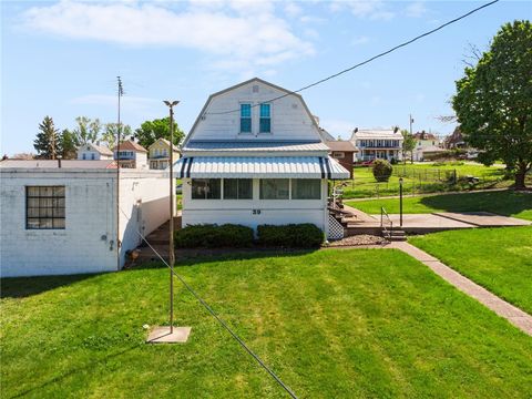 Photo of 39 John St, Uniontown, PA 15401 (MLS # 1749835)