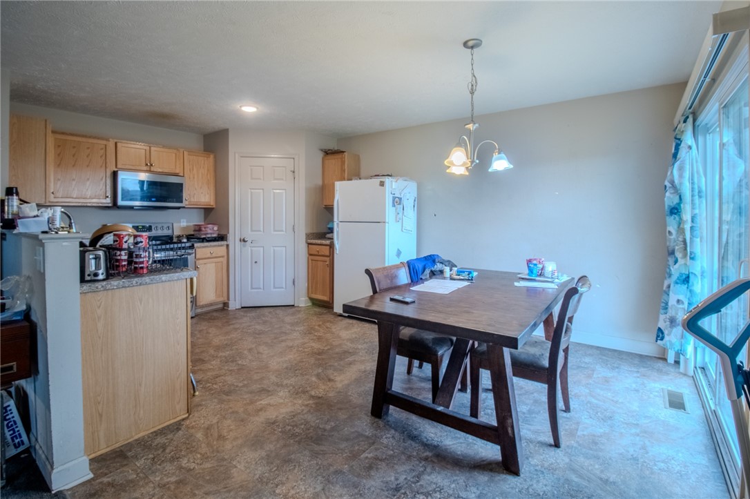 Derry Twp, Pennsylvania 15650, United States, 3 Bedrooms Bedrooms, ,2 BathroomsBathrooms,Residential,Contingent,23848