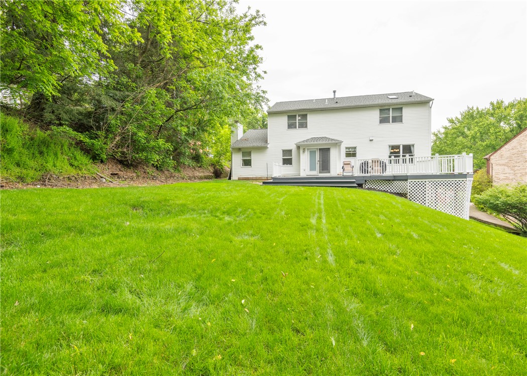 1198 Fox Terrier Dr Dr, Bethel Park, Pennsylvania image 9
