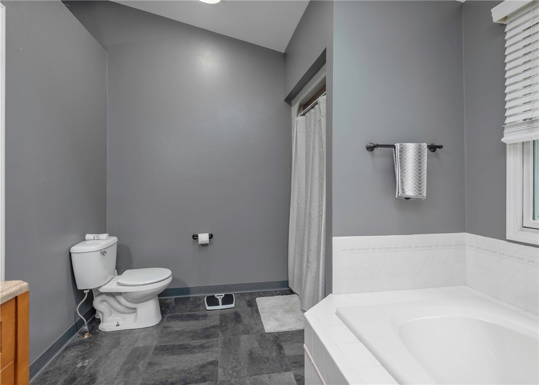 1198 Fox Terrier Dr Dr, Bethel Park, Pennsylvania image 30