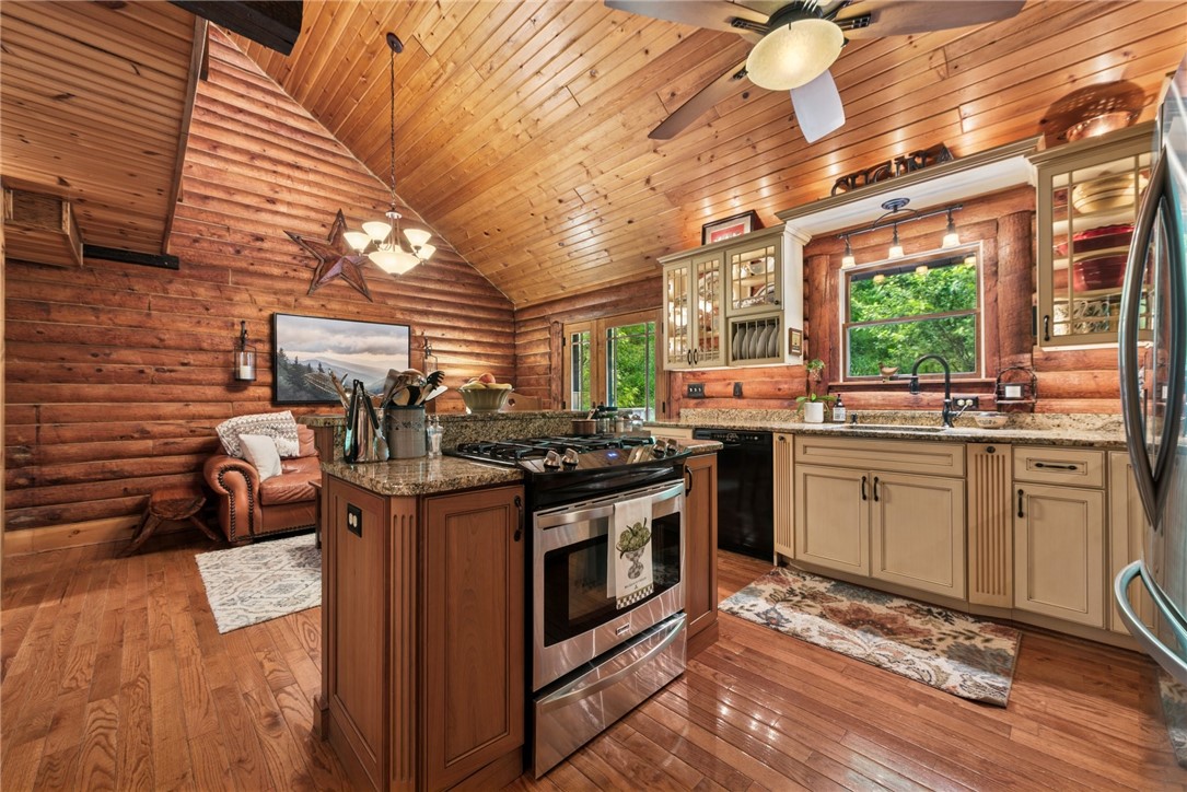 147 David Shotts Rd. Rd, Ruffs Dale, Pennsylvania image 7