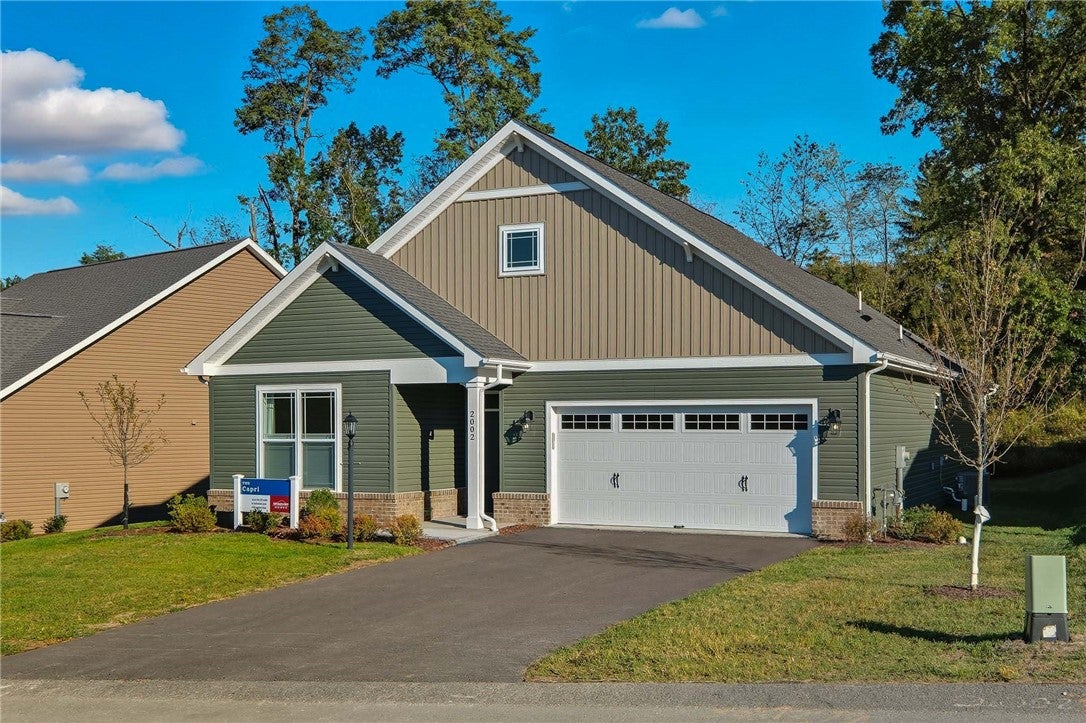 2002 Lakeside Dr
