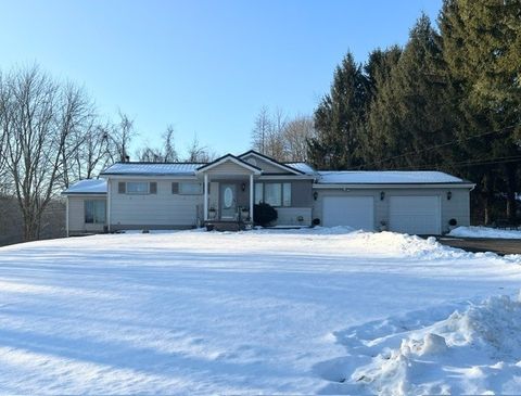 Photo of 610 Rose Stop Rd, New Castle, PA 16101 (MLS # 1740017)