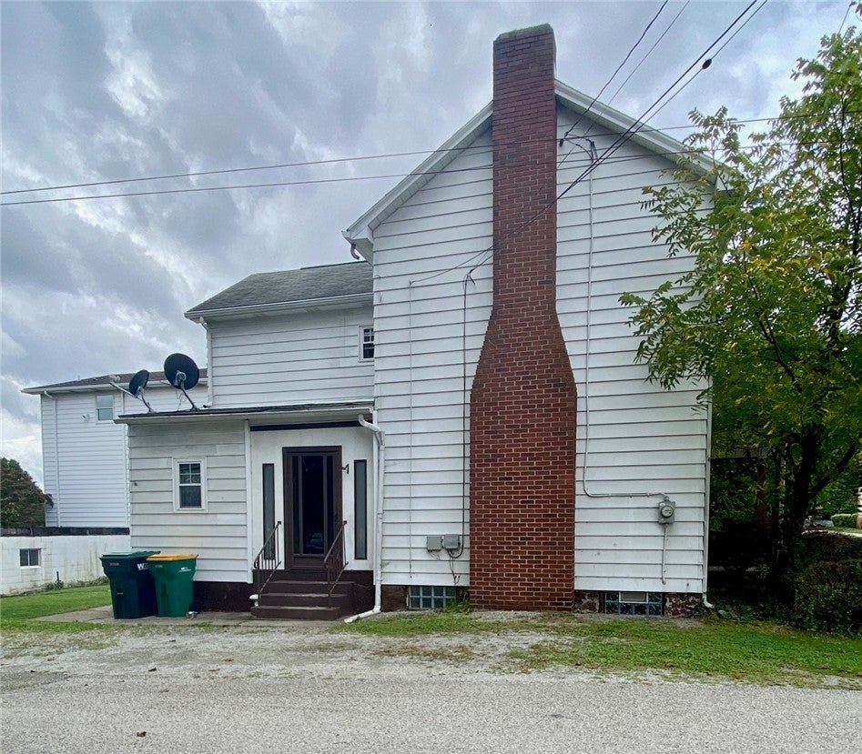 915 Main St