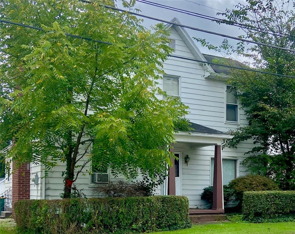 915 Main St