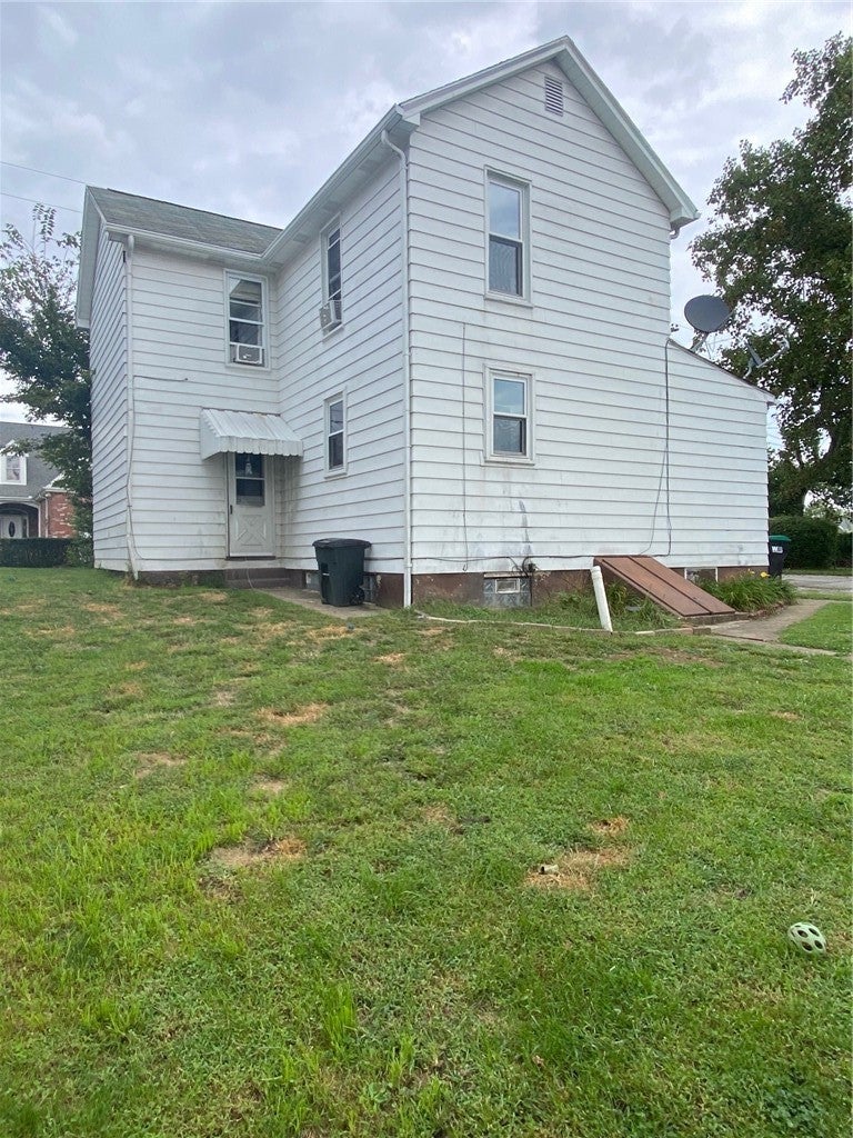 915 Main St