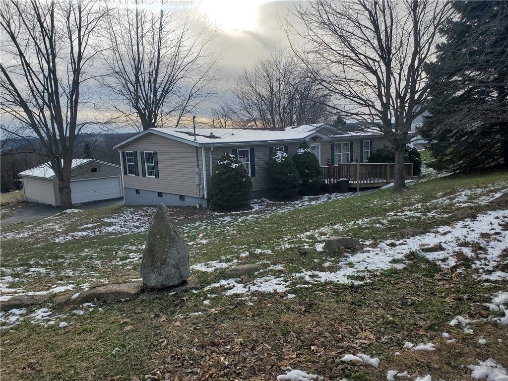 Photo of 1102 Ross Ave, Ford City, PA 16226 (MLS # 1733341)