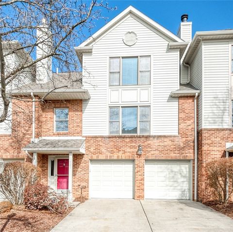 Photo of 127 Fairway Landings Dr, Canonsburg, PA 15317 (MLS # 1741783)