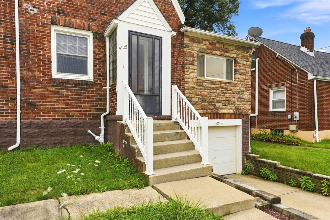 4125 Tuxey Ave
