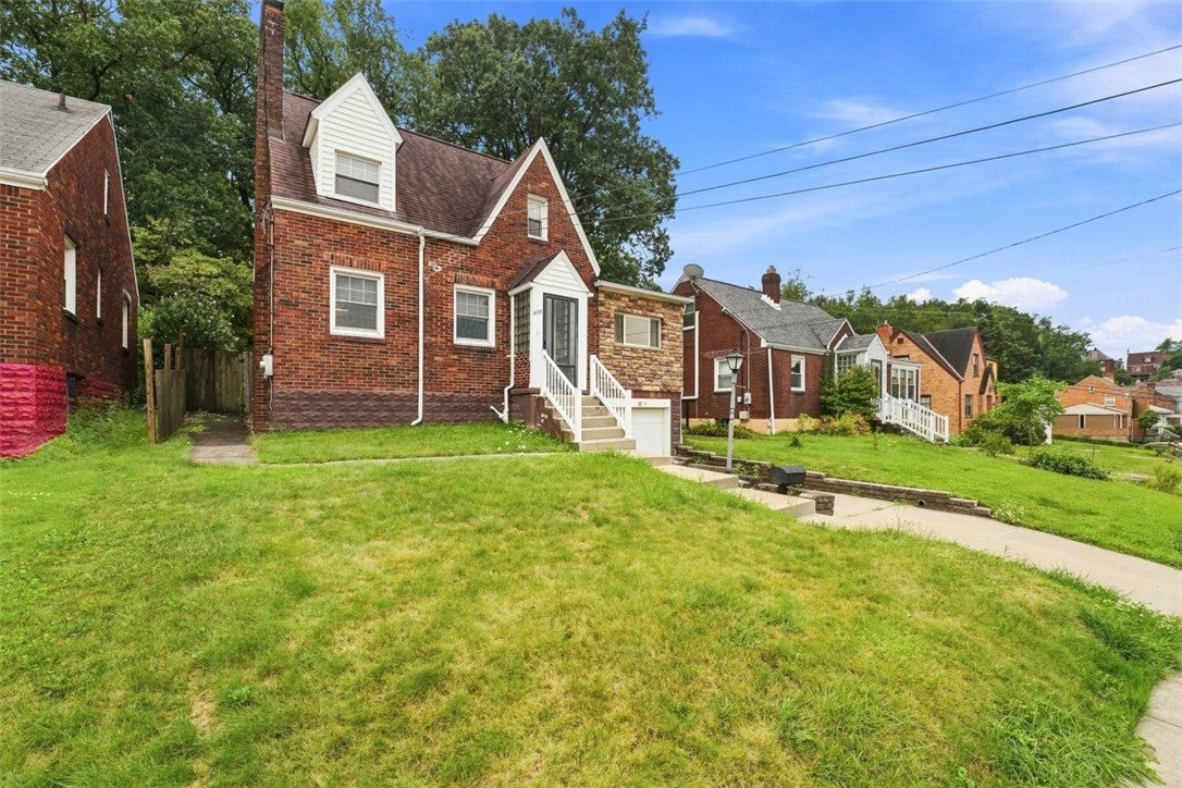 4125 Tuxey Ave