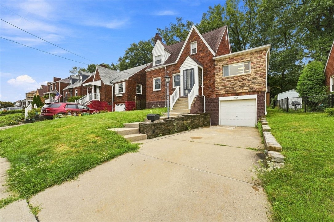 4125 Tuxey Ave