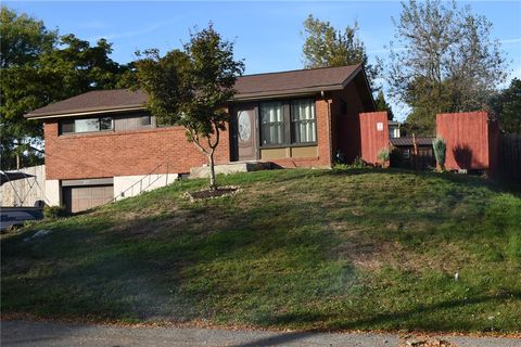 Photo of 201 Holly Hill Dr, Pittsburgh, PA 15237 (MLS # 1724184)