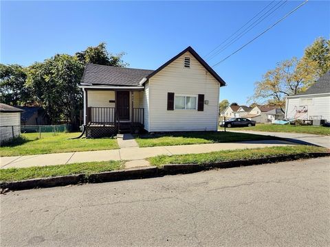 Photo of 245 Mccarrell Ave, Washington, PA 15301 (MLS # 1726001)