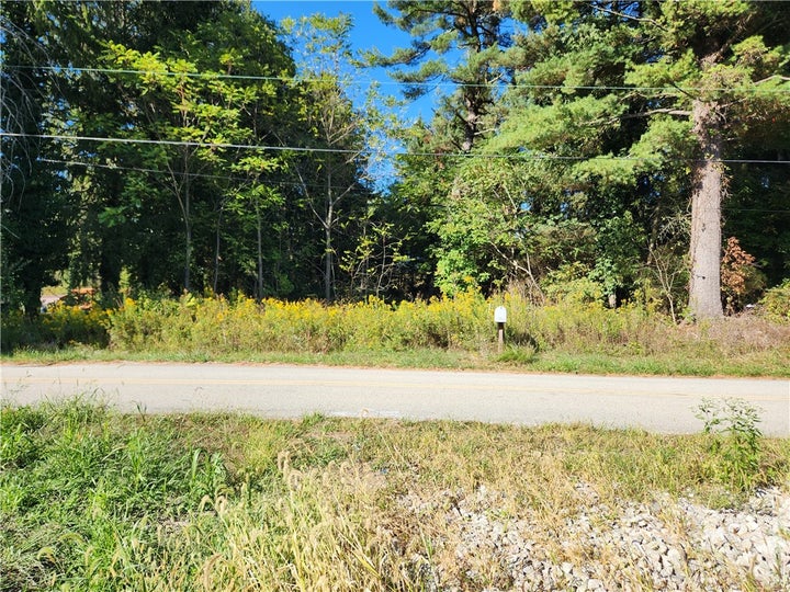 Photo 1 of 4 — 182 Broadview Dr, Hempfield Twp, PA 15639