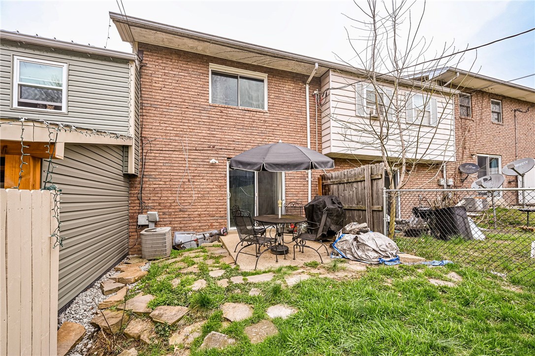 Hempfield Twp - Wml, Pennsylvania 15601, United States, 3 Bedrooms Bedrooms, ,2 BathroomsBathrooms,Residential,Pending,100802