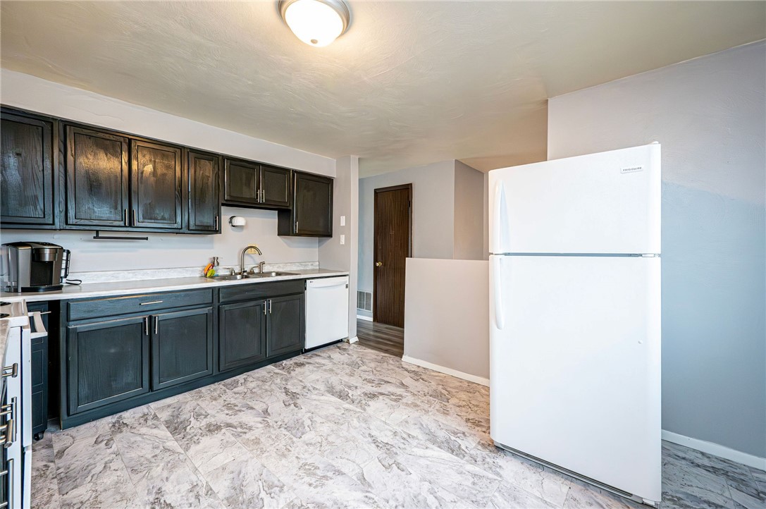 Hempfield Twp - Wml, Pennsylvania 15601, United States, 3 Bedrooms Bedrooms, ,2 BathroomsBathrooms,Residential,Pending,100802