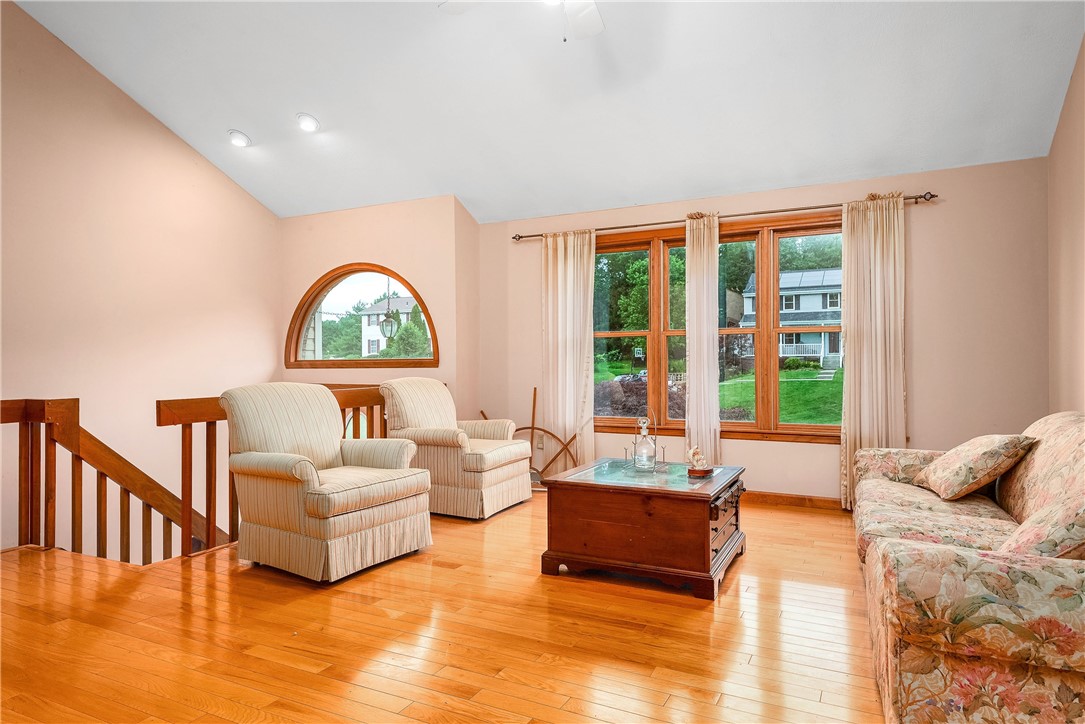 230 Whitehaven Dr
